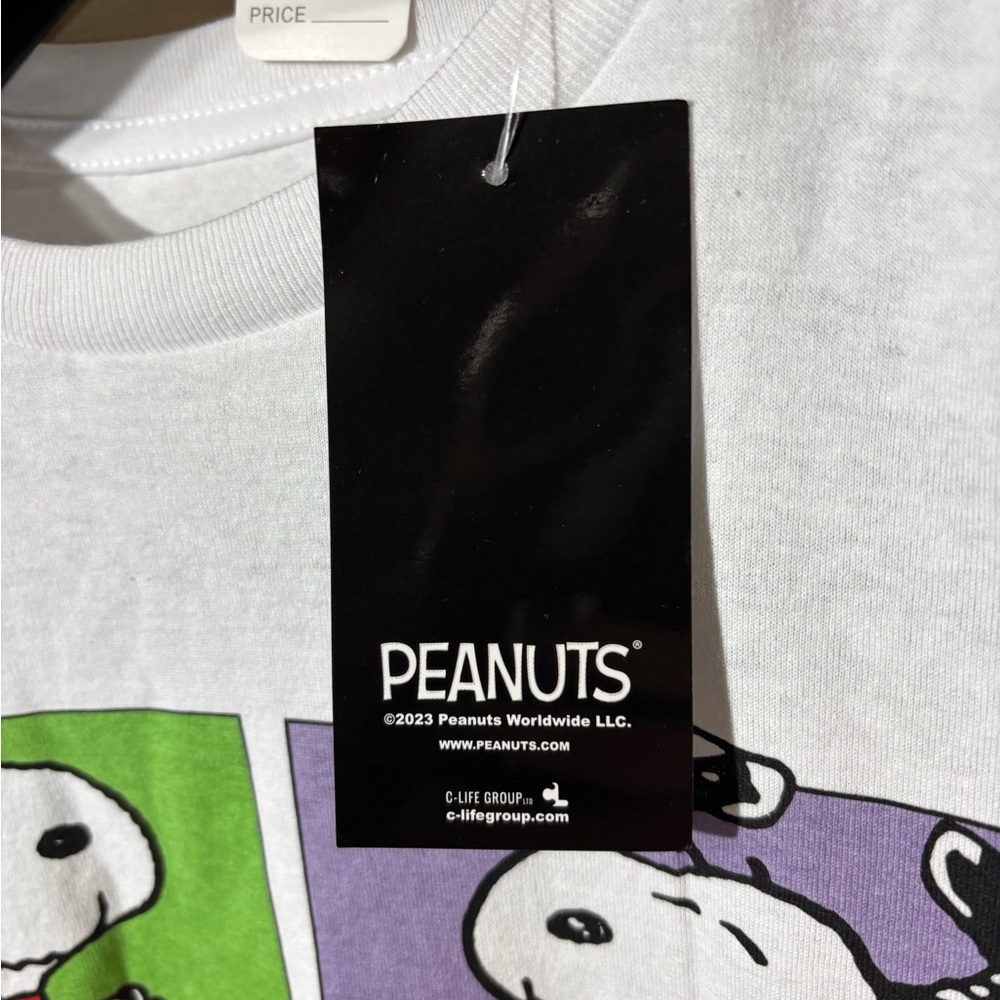 ✂️NWT Peanuts Snoopy Short Sleeve Tee - Picture 3 of 6